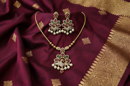 Elegant  Victorian Floral Pendant Necklace with Earrings