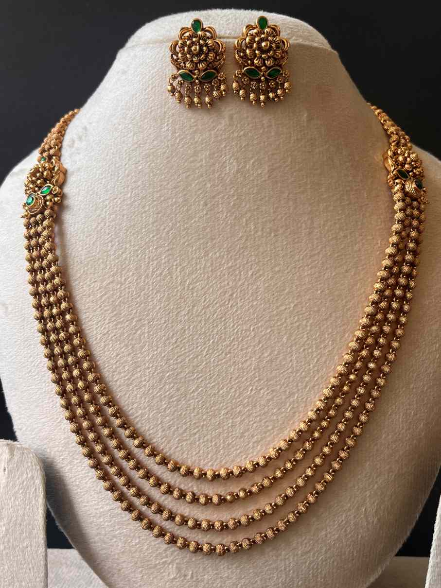 Beautiful Antique Kemp Floral  Haaram with gold Beads(available in red colour also)